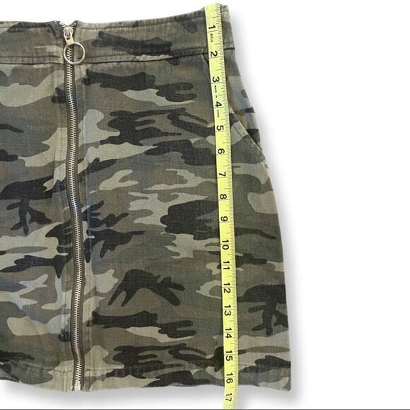 Promesa Womens Size Small Camouflage Camo Skirt with Full Silver Zipper - Picture 3 of 5